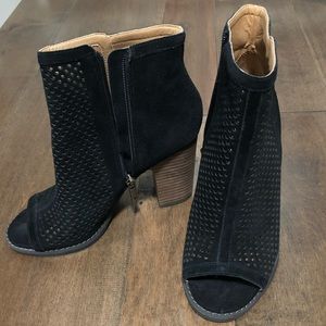 Lucky open-toe booties size 7.5